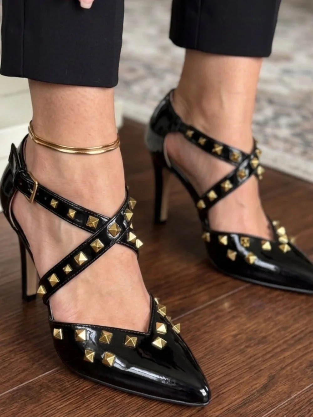 Adrienne Vittadini Black Patent Pointed-Toe Studded Strappy Heels size 6